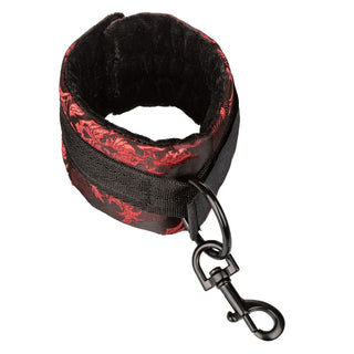 Scandal Hog Tie Red